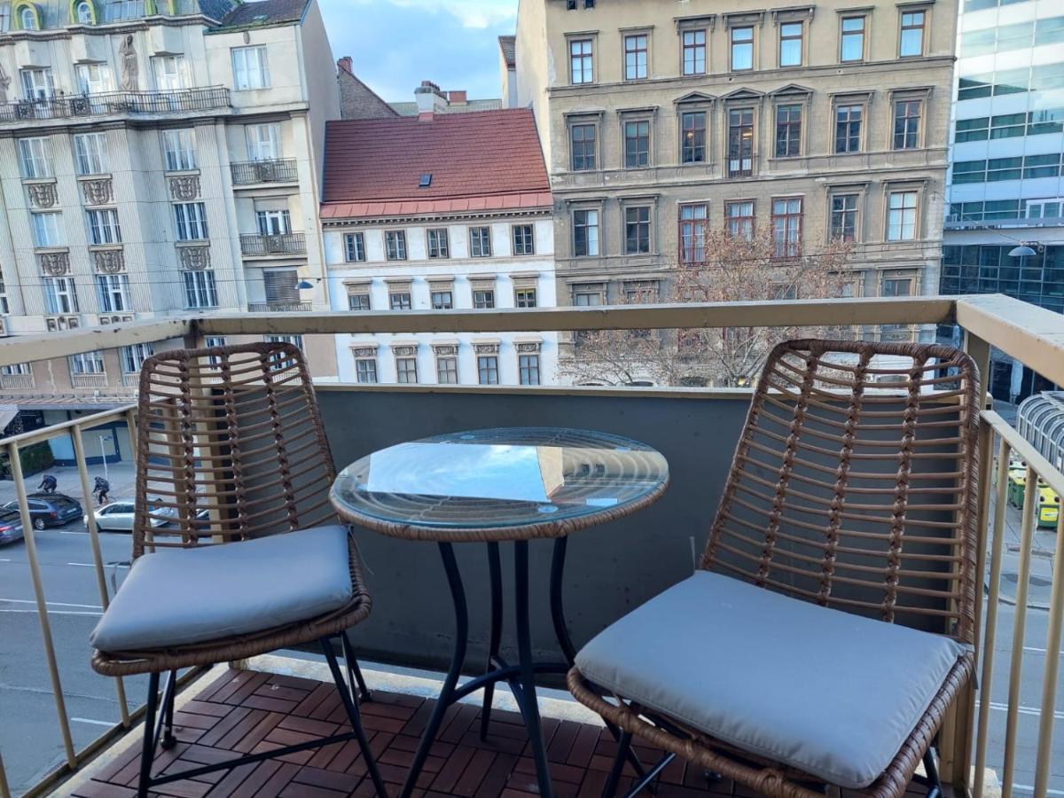 Balcony Apartment, 5 Min Walk To First District Vienna Exterior photo